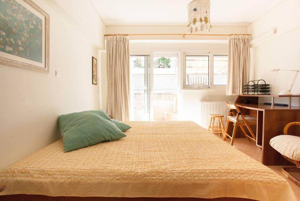 10min Walk From Acropolis !!! *